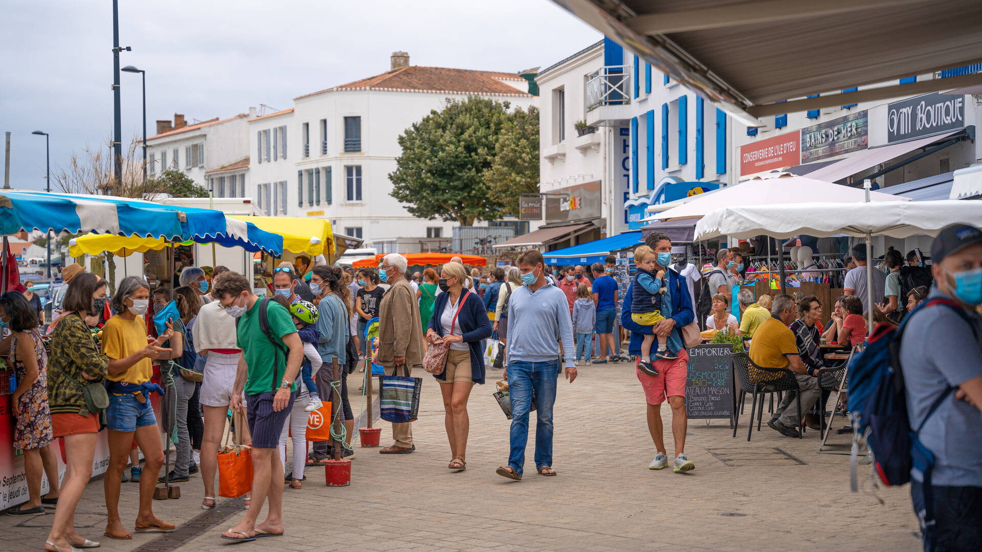 Marché de Port-Joinville à l'ile d'Yeu ouvert toute l'année