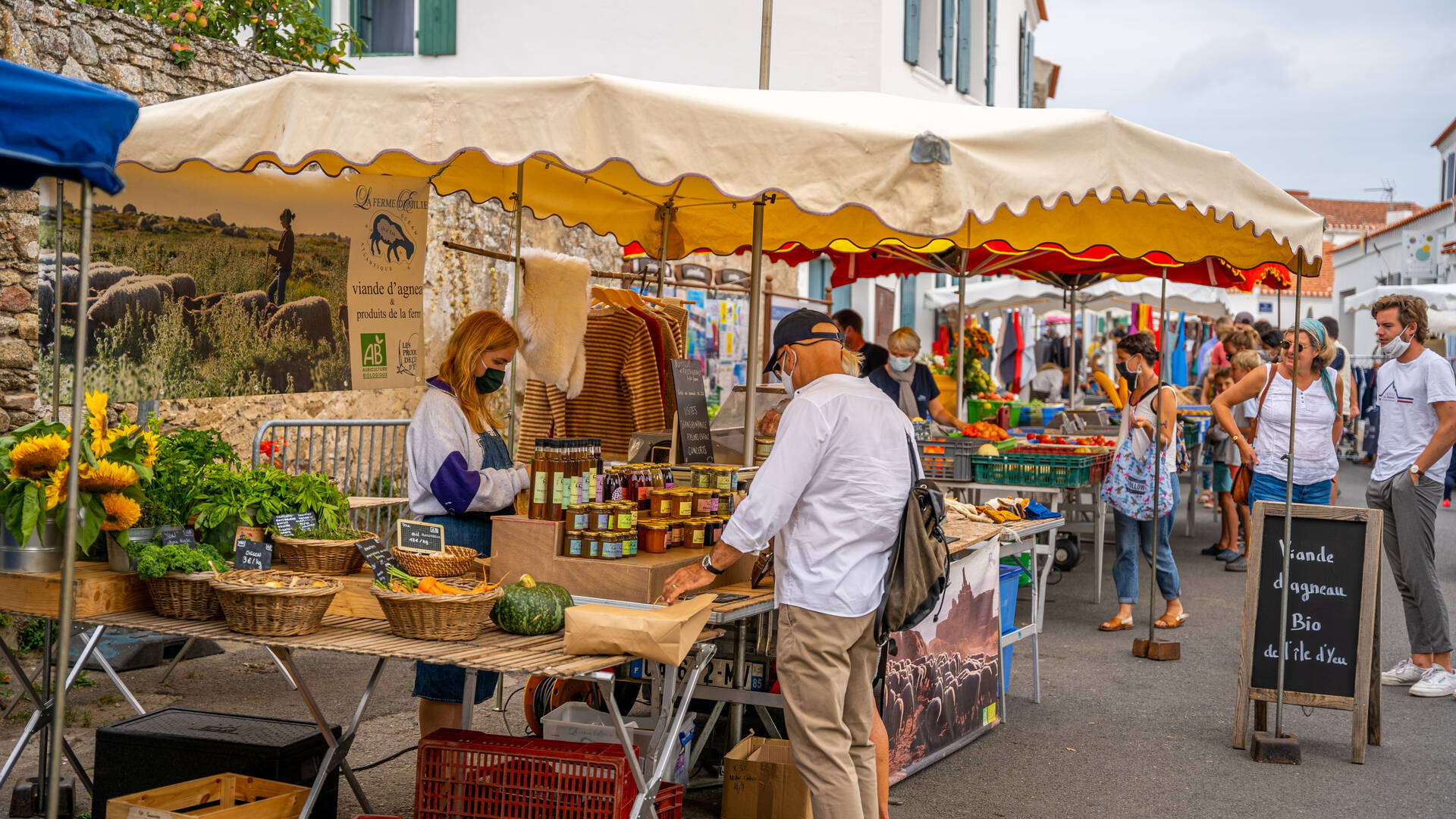 Marché de Saint-Sauveur à l'ile d'Yeu ouvert en juillet et août